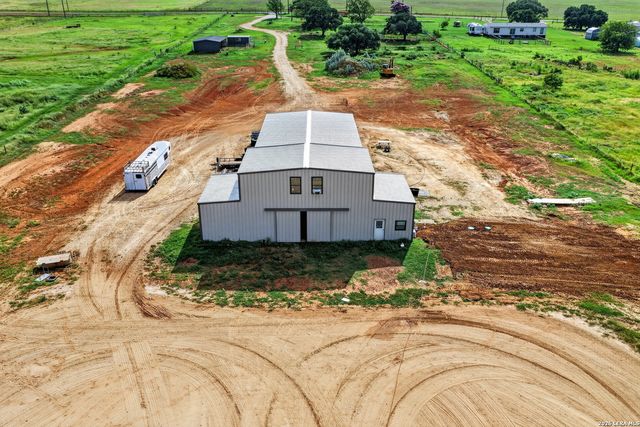3450 Fm 1922, Floresville, TX 78114