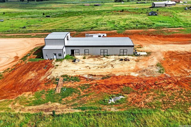 3450 Fm 1922, Floresville, TX 78114