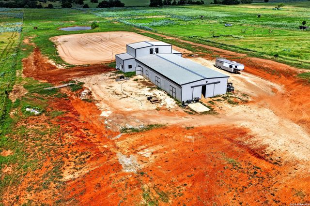 3450 Fm 1922, Floresville, TX 78114
