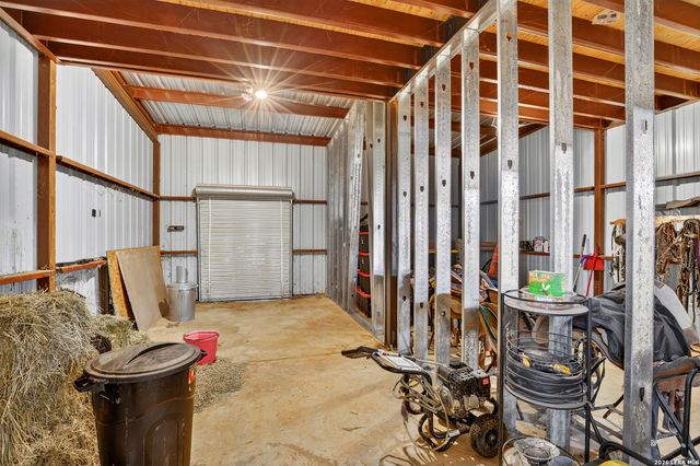 3450 Fm 1922, Floresville, TX 78114