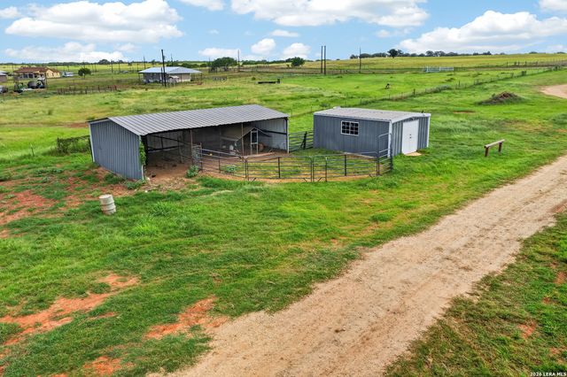 3450 Fm 1922, Floresville, TX 78114