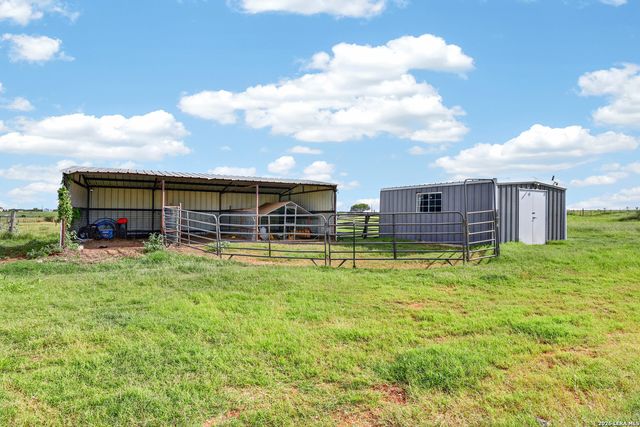 3450 Fm 1922, Floresville, TX 78114