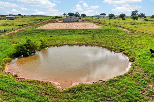 3450 Fm 1922, Floresville, TX 78114