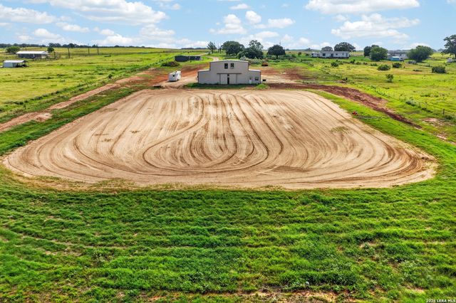 3450 Fm 1922, Floresville, TX 78114