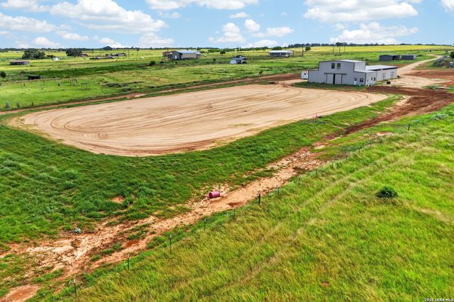 3450 Fm 1922, Floresville, TX 78114
