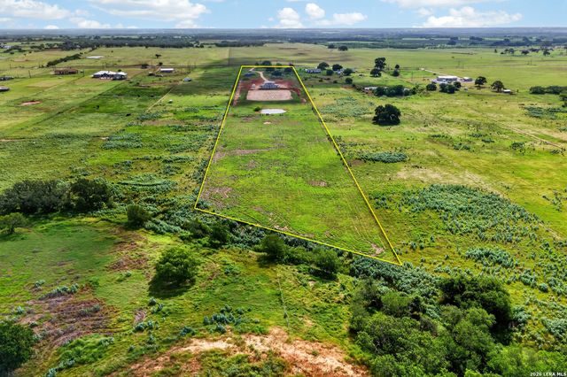 3450 Fm 1922, Floresville, TX 78114