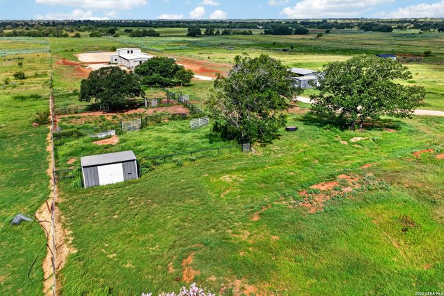 3450 Fm 1922, Floresville, TX 78114