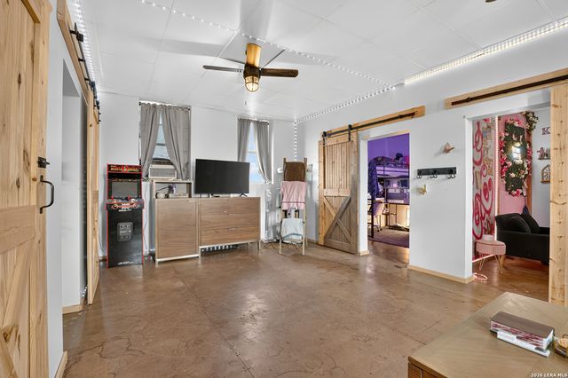 3450 Fm 1922, Floresville, TX 78114