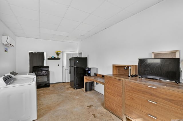 3450 Fm 1922, Floresville, TX 78114