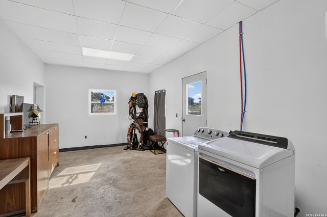 3450 Fm 1922, Floresville, TX 78114