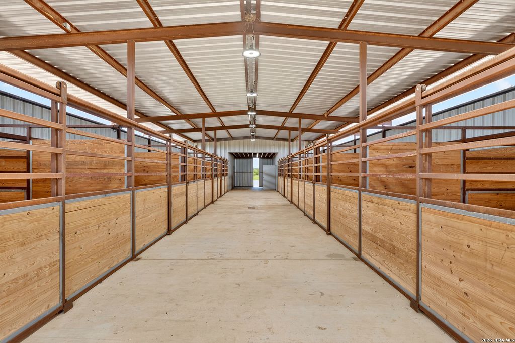 3450 Fm 1922, Floresville, TX 78114
