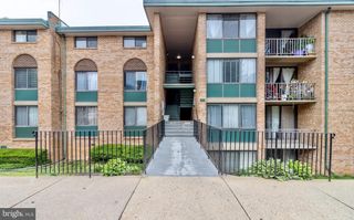 525 N ARMISTEAD ST N #302, Alexandria, VA 22312