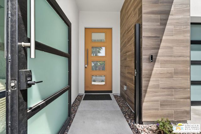1320 Woodward Way, Palm Springs, CA 92262
