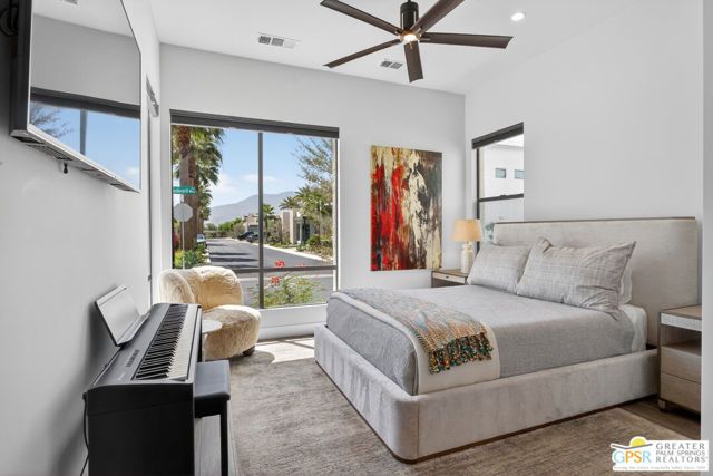 1320 Woodward Way, Palm Springs, CA 92262
