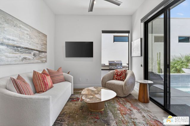 1320 Woodward Way, Palm Springs, CA 92262