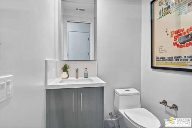 1320 Woodward Way, Palm Springs, CA 92262