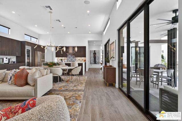 1320 Woodward Way, Palm Springs, CA 92262