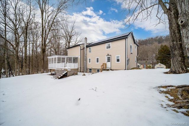 24 Johnsontown Road, Sloatsburg, NY 10974