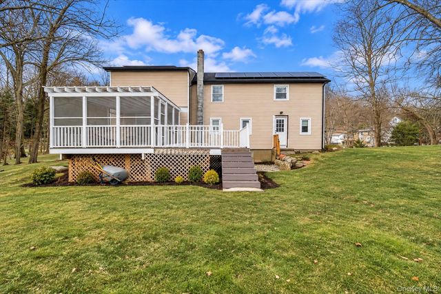 24 Johnsontown Road, Sloatsburg, NY 10974