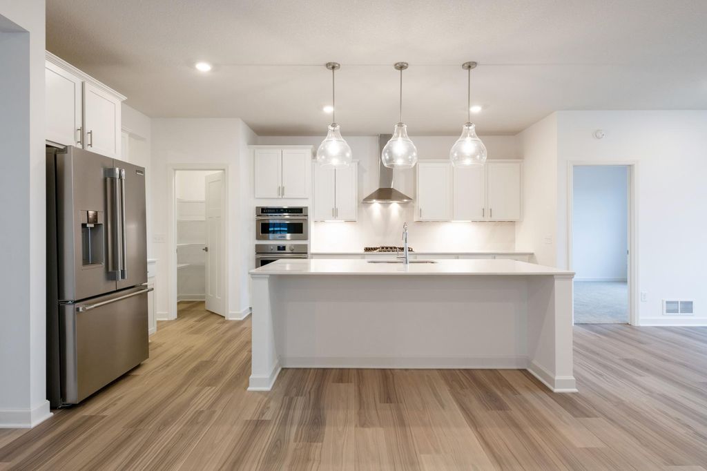 5180 Long Pointe Bay, Woodbury, MN 55129 — photo 2