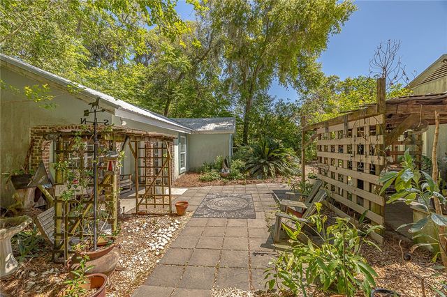 3 Stewart Ave, St Simons Island, GA 31522