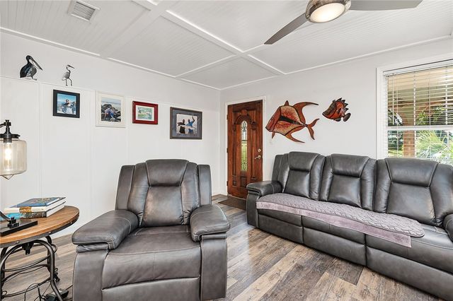 3 Stewart Ave, St Simons Island, GA 31522