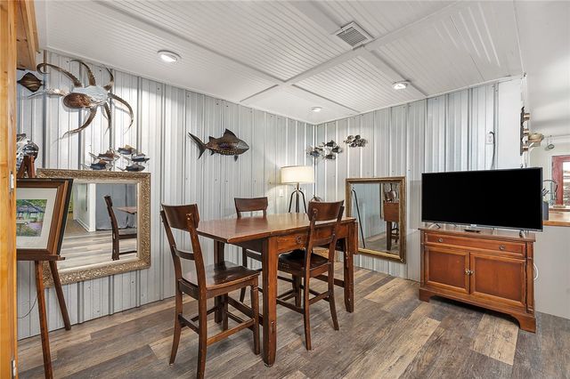 3 Stewart Ave, St Simons Island, GA 31522