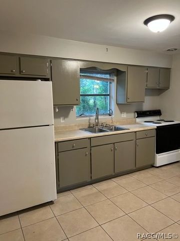 13 S Washington Street, Beverly Hills, FL 34465