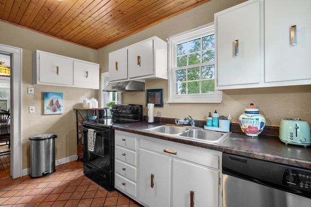 3828 Dale Street, Kalamazoo, MI 49001