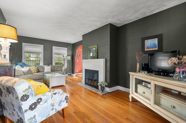 3828 Dale Street, Kalamazoo, MI 49001