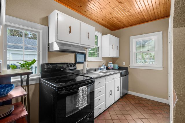 3828 Dale Street, Kalamazoo, MI 49001