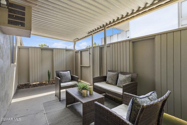 22050 Calvert Street 10, Woodland Hills, CA 91367