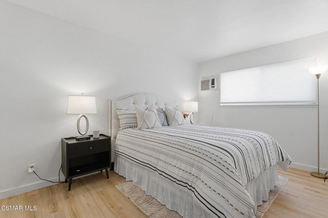 22050 Calvert Street 10, Woodland Hills, CA 91367