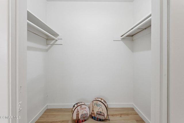 22050 Calvert Street 10, Woodland Hills, CA 91367