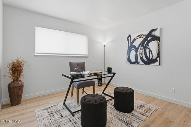 22050 Calvert Street 10, Woodland Hills, CA 91367