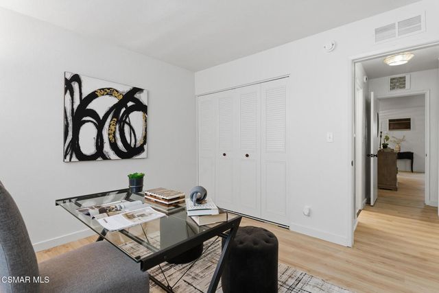 22050 Calvert Street 10, Woodland Hills, CA 91367