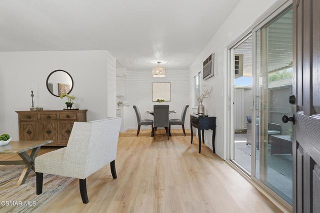 22050 Calvert Street 10, Woodland Hills, CA 91367