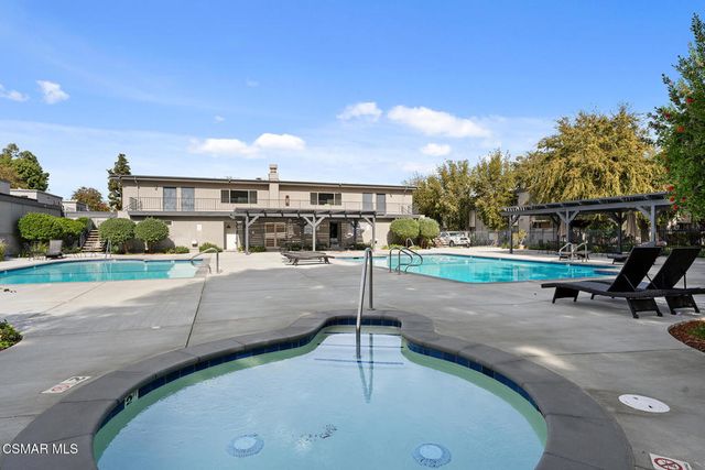 22050 Calvert Street 10, Woodland Hills, CA 91367