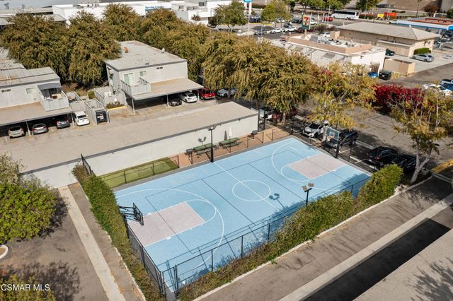 22050 Calvert Street 10, Woodland Hills, CA 91367