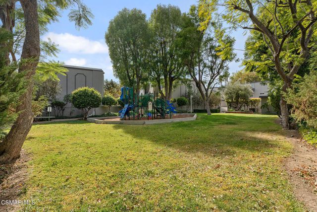 22050 Calvert Street 10, Woodland Hills, CA 91367