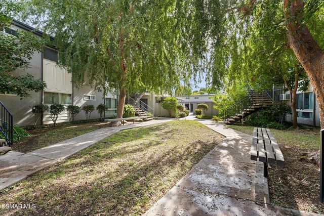 22050 Calvert Street 10, Woodland Hills, CA 91367