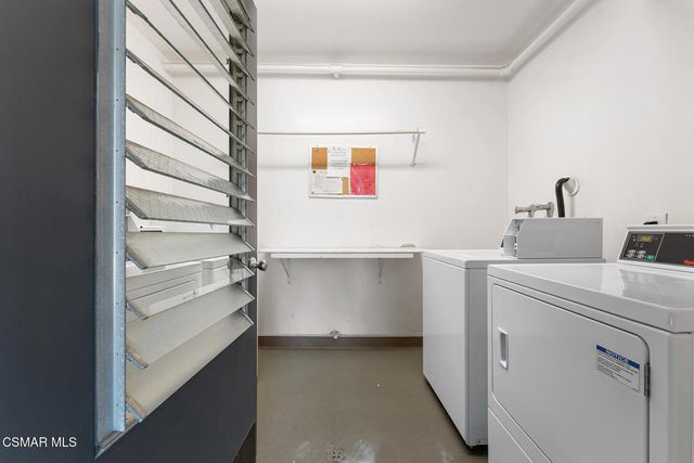 22050 Calvert Street 10, Woodland Hills, CA 91367