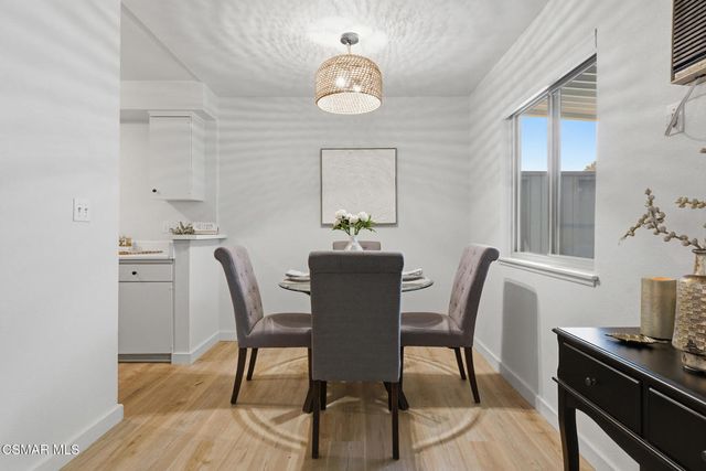 22050 Calvert Street 10, Woodland Hills, CA 91367