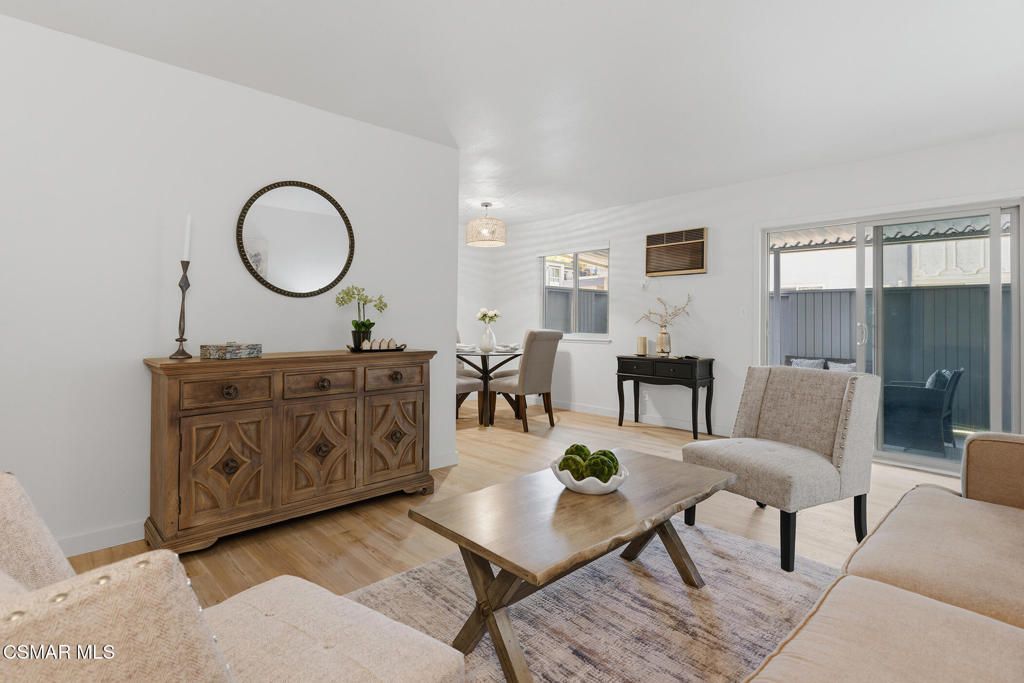 22050 Calvert Street 10, Woodland Hills, CA 91367