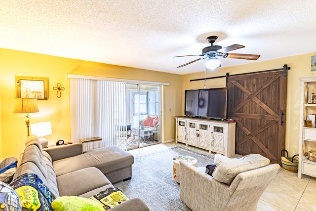 849 Salem Lane, Lake Worth, FL 33467