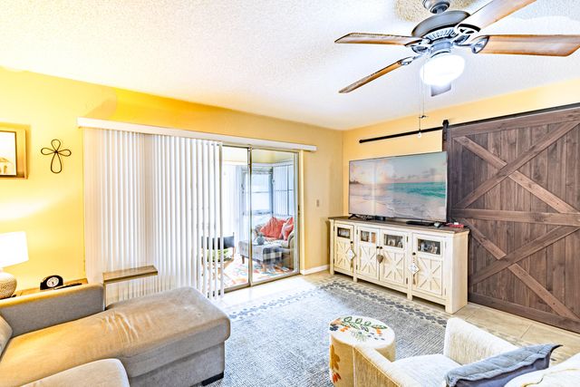 849 Salem Lane, Lake Worth, FL 33467