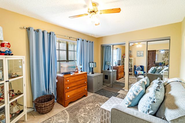 849 Salem Lane, Lake Worth, FL 33467