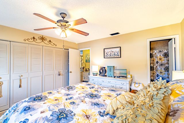 849 Salem Lane, Lake Worth, FL 33467