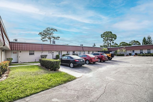 849 Salem Lane, Lake Worth, FL 33467