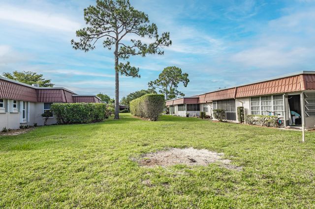 849 Salem Lane, Lake Worth, FL 33467